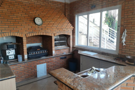 Casa à venda com 5 suítes em Jardim Leonor, São Paulo, SP