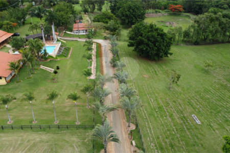 Casa à venda com 8 quartos, sendo 4 suítes,  no condomínio Santa Filomena, Salto - SP