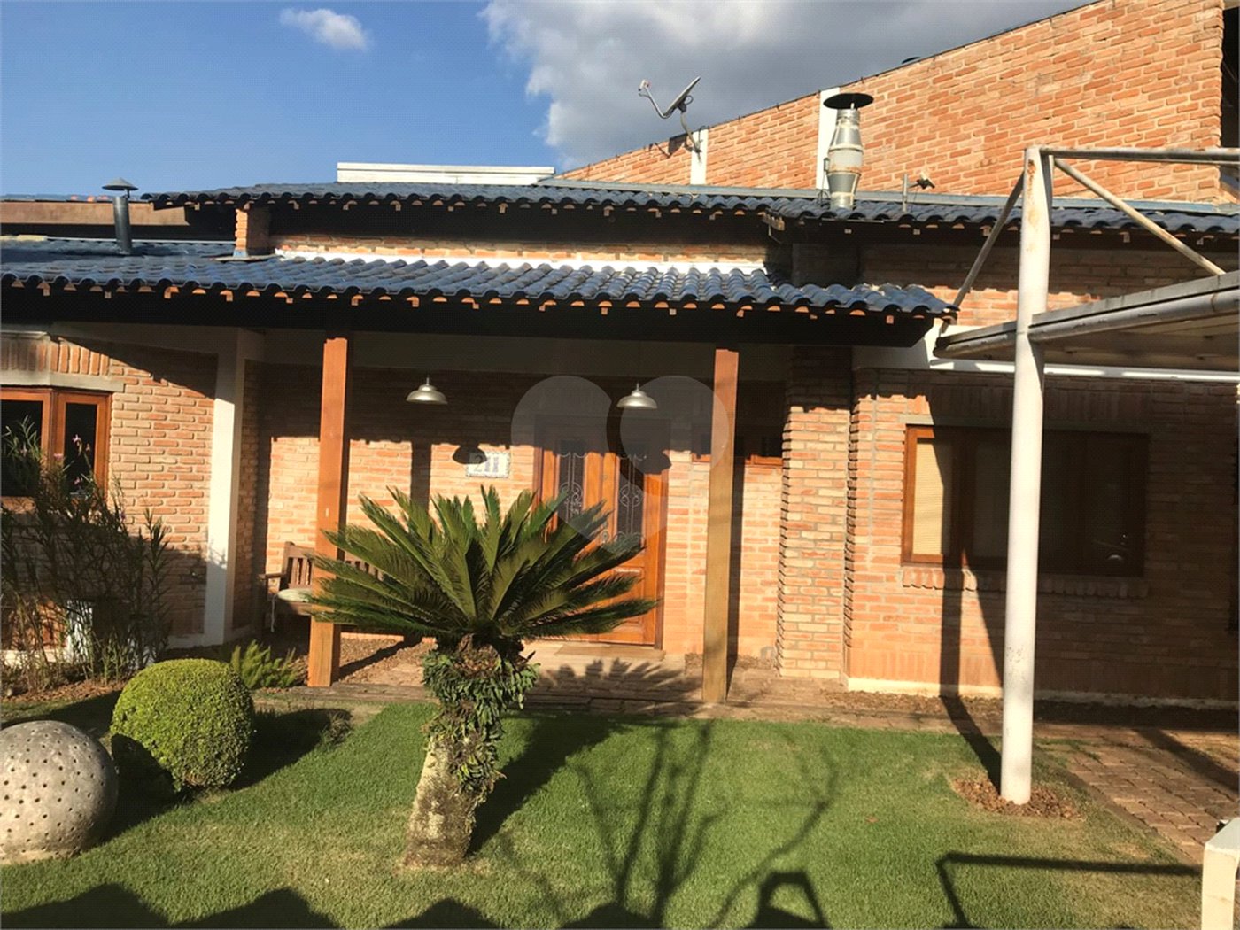 Casa à venda com 4 quartos, sendo 3 suítes, no condomínio Alpes da Cantareira, Mairiporã - SP