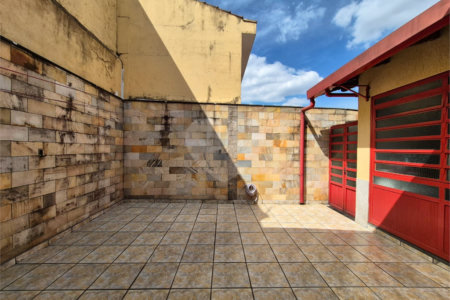 Casa à venda com 3 quartos, sendo 1 suíte, em Parque São Domingos, São Paulo, SP