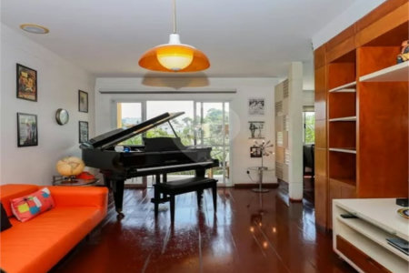 Casa à venda ou para alugar com 4 quartos, sendo 2 suítes, no condomínio Palmeiras Imperiais Private House, São Paulo - SP