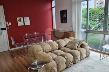 Apartamento à venda com 2 quartos em Moema, São Paulo, SP