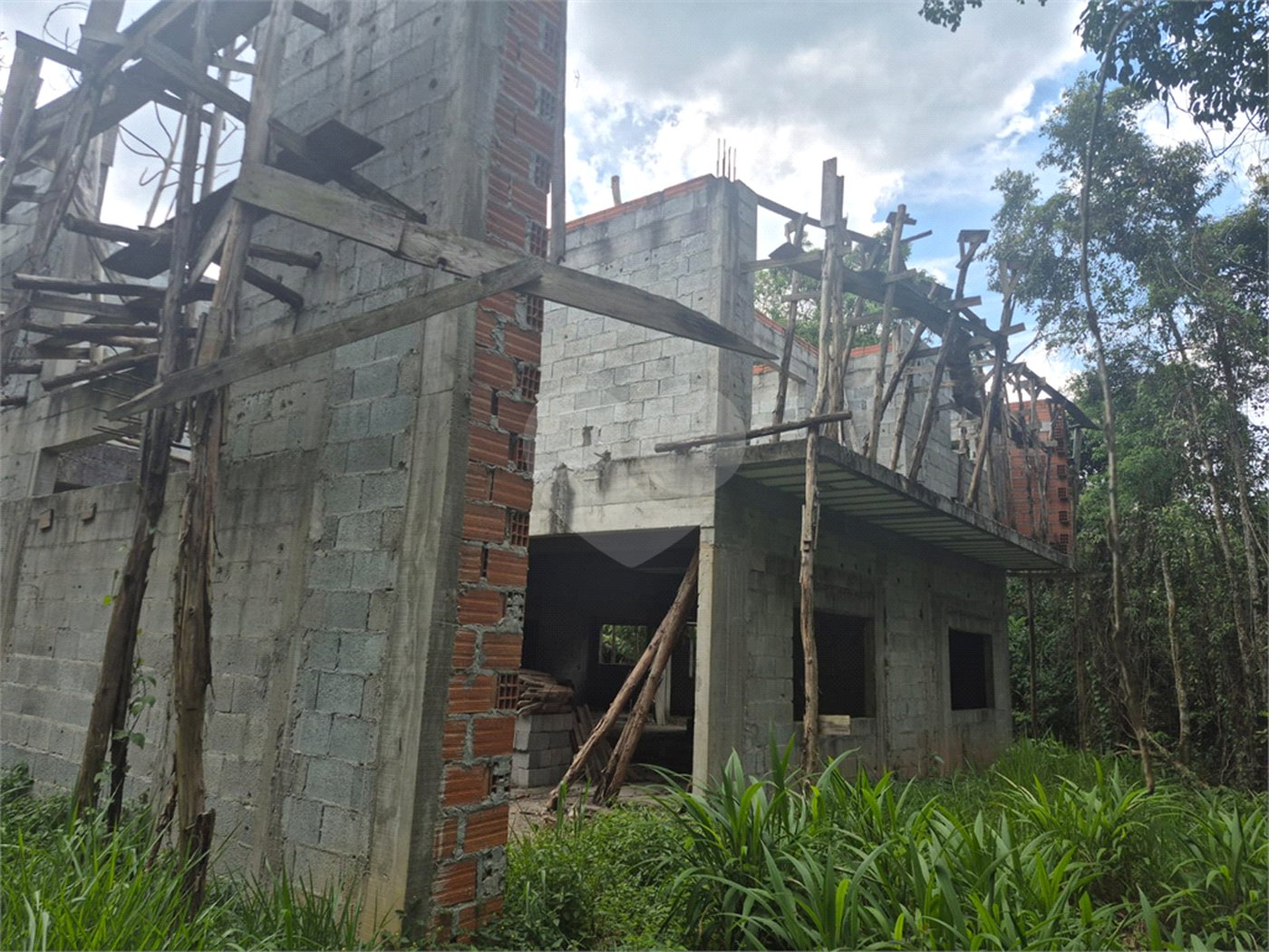 Terreno à venda no condomínio Alpes da Cantareira, Mairiporã - SP