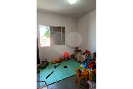 Sobrado à venda com 4 quartos, sendo 1 suíte,  em Jardim Colombo, São Paulo, SP
