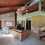 Casa à venda com 7 quartos, sendo 4 suítes, no condomínio Riviera de Santa Cristina XIII, Paranapanema - SP