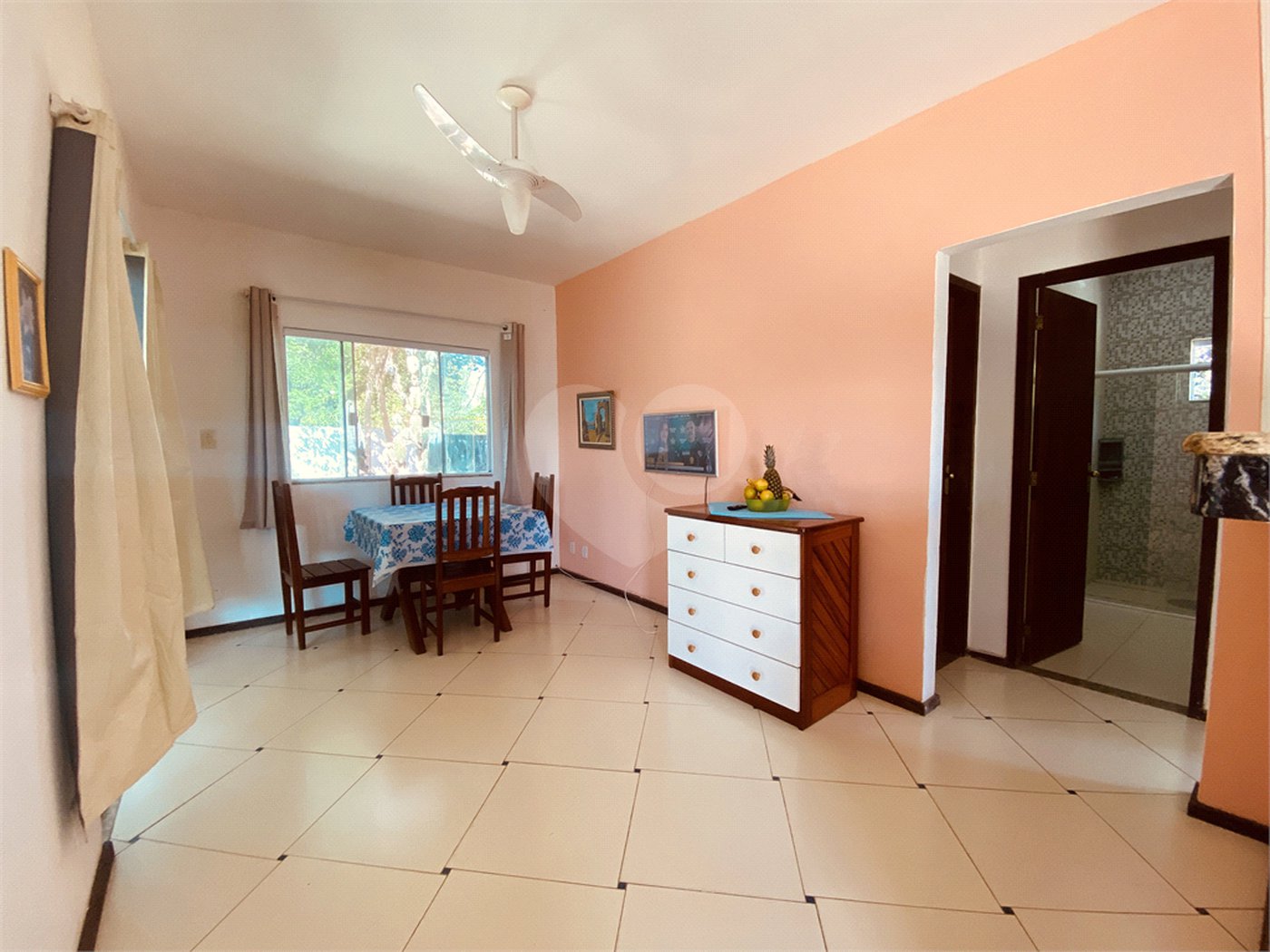 Casa em condomínio para alugar com 2 quartos, sendo 1 suíte, em Caravelas, Armação dos Búzios, RJ