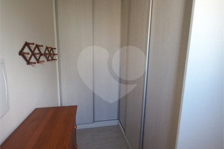 Casa à venda com 3 quartos, sendo 1 suíte, no condomínio São Domingos, Valinhos - SP