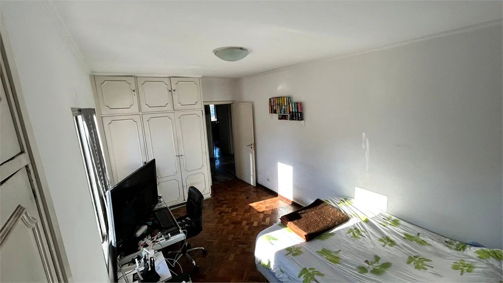 Sobrado à venda com 6 quartos, sendo 1 suíte, em Sumarezinho, São Paulo, SP