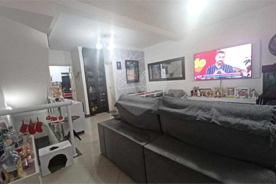 Casa à venda com 3 quartos, sendo 1 suíte, no condomínio Santanna, São Paulo - SP