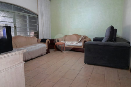 Casa à venda com 5 quartos, sendo 1 suíte,  em Jardim Anhangüera, Ribeirão Preto, SP
