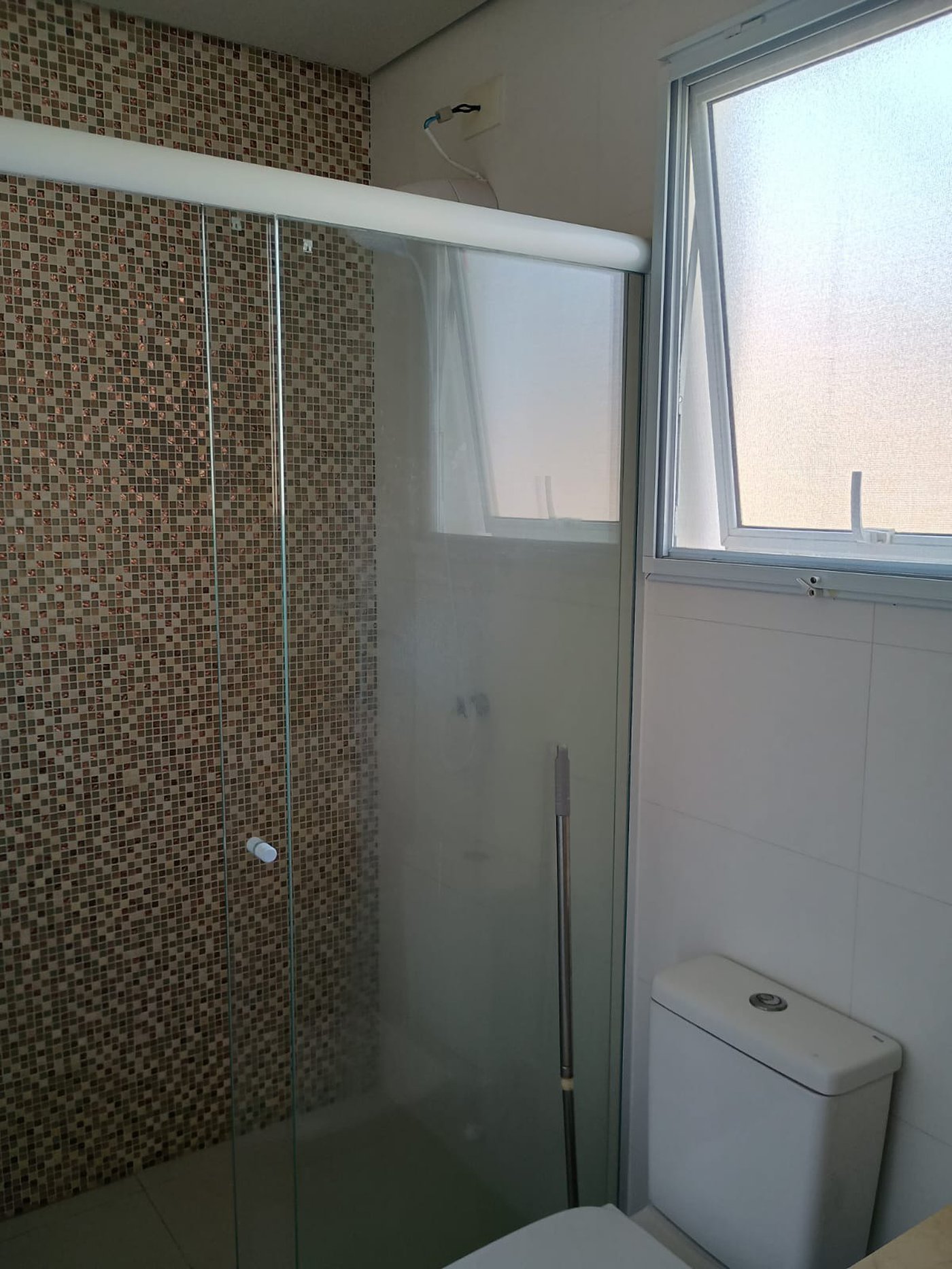 Casa à venda com 3 quartos, sendo 1 suíte,  no condomínio Vila flora, Hortolândia - SP