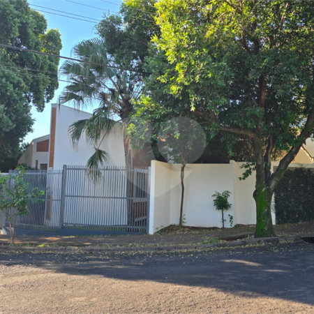 Casa à venda ou para alugar com 4 quartos, sendo 2 suítes, em Jardim Morumbi, Araraquara, SP
