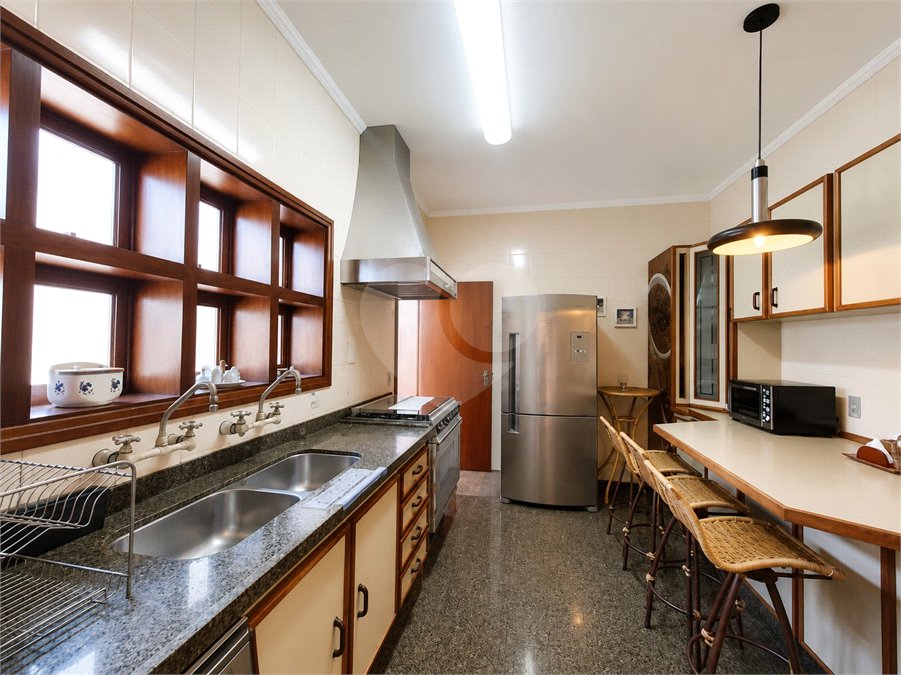 Casa à venda ou para alugar com 4 quartos, sendo 3 suítes, no Centro, Itapetininga, SP