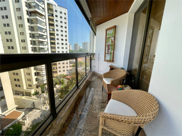 Apartamento à venda com 4 quartos, sendo 3 suítes,  em Campo Belo, São Paulo, SP