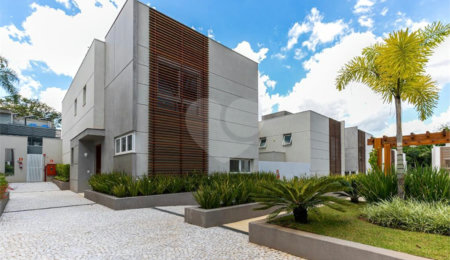 Casa à venda com 4 suítes no condomínio Hípica Garden, São Paulo - SP