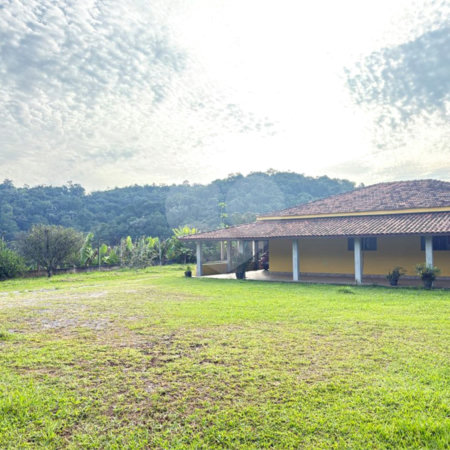 Sítio à venda com 3 quartos, sendo 1 suíte, no Centro, Guararema, SP
