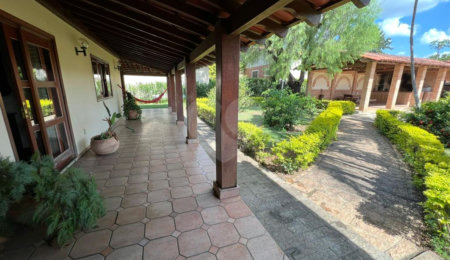 Casa à venda ou para alugar com 4 quartos, sendo 3 suítes,  no condomínio Monte Belo, Salto - SP