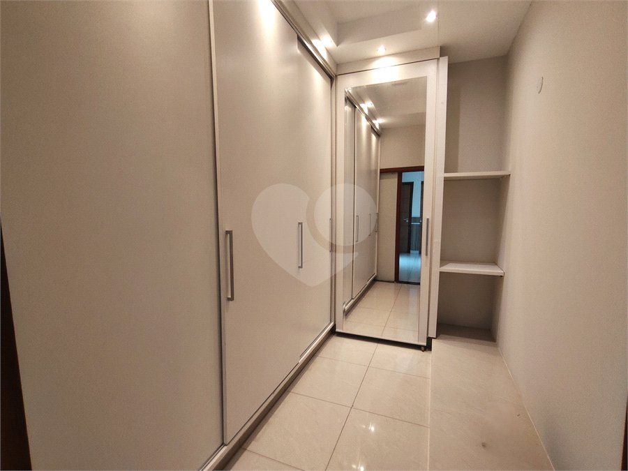 Sobrado à venda com 3 quartos, sendo 2 suítes, em Jardim Itália, Itapetininga, SP
