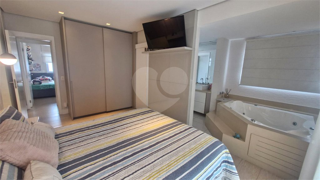 Apartamento à venda com 3 suítes em Santana, São Paulo, SP