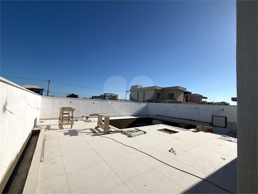 Casa em condomínio à venda com 4 quartos, sendo 3 suítes, em Ogiva, Cabo Frio, RJ