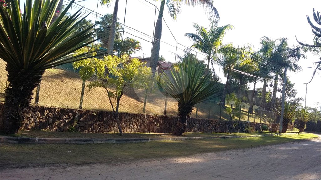 Casa à venda com 6 quartos, sendo 4 suítes, no condomínio Recanto dos Palmares, Atibaia - SP