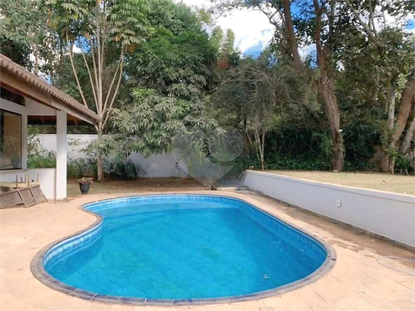 Casa à venda com 5 quartos, sendo 4 suítes, em Transurb, Itapevi, SP