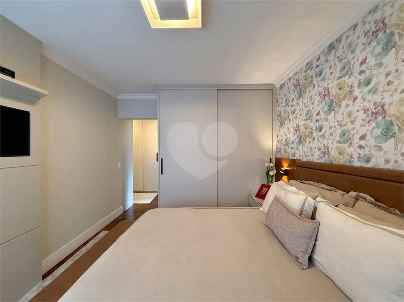 Apartamento à venda com 3 suítes em Campo Belo, São Paulo, SP