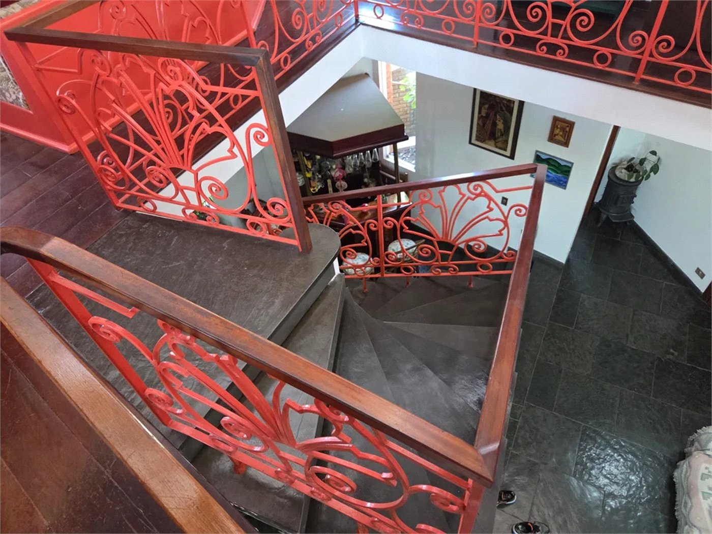 Casa à venda com 4 quartos, sendo 2 suítes, em Cidade São Francisco, São Paulo, SP