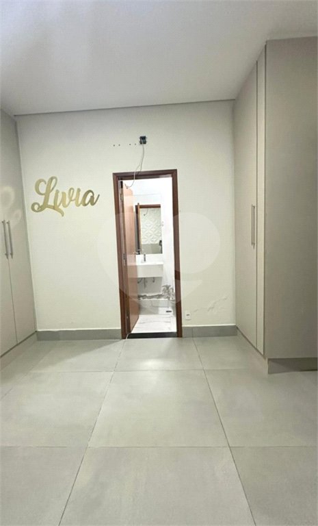 Casa à venda com 3 quartos, sendo 2 suítes, no condomínio Residencial Maria Dulce, Indaiatuba - SP
