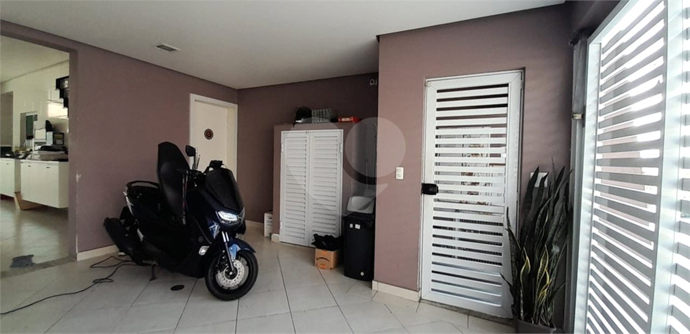 Sobrado à venda com 3 quartos, sendo 2 suítes,  em Vila Pires, Santo André, SP