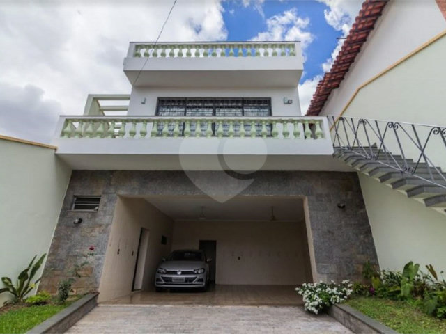 Casa à venda com 3 suítes em Horto, São Paulo, SP