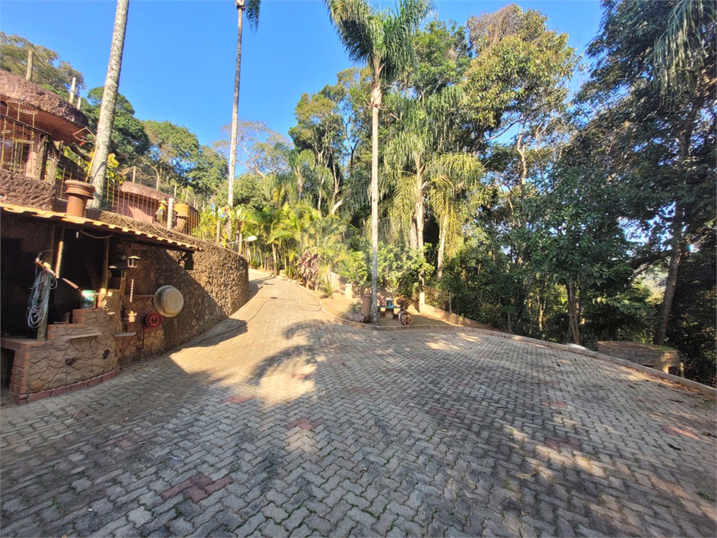 Casa à venda com 2 suítes no condomínio Associação Reserva das Hortênsias, Mairiporã - SP