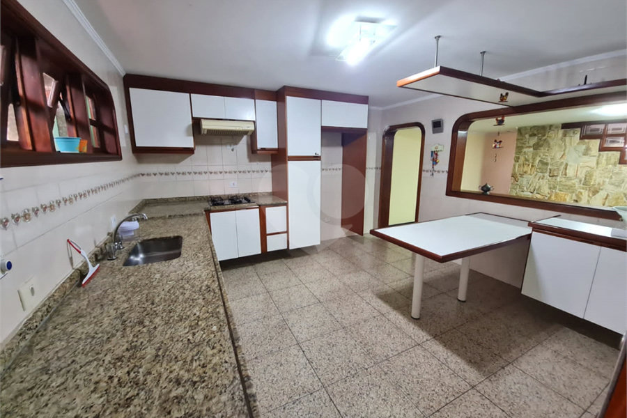 Sobrado à venda com 3 quartos, sendo 1 suíte, em Vila Tibagi, Guarulhos, SP
