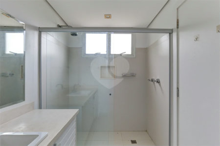 Apartamento no Alto da Boa Vista Condomíno com vasta área verde, lazer e segurança..