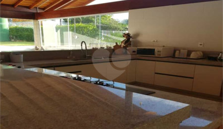 Casa à venda com 5 quartos, sendo 3 suítes,  no condomínio Residencial Vale das Laranjeiras, Indaiatuba - SP