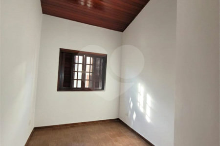 Sobrado à venda com 3 quartos, sendo 1 suíte,  em Jardim Ana Rosa, Suzano, SP
