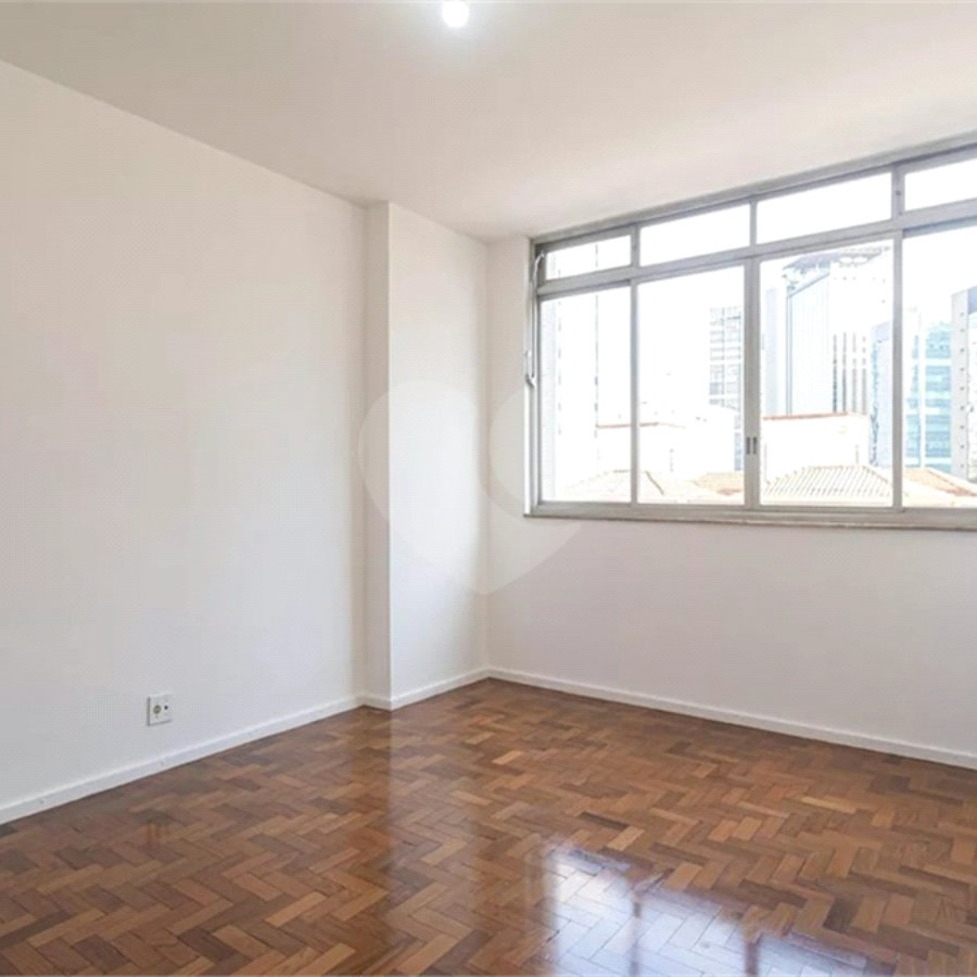 Apartamento à venda com 4 quartos, sendo 1 suíte, em Pinheiros, São Paulo, SP