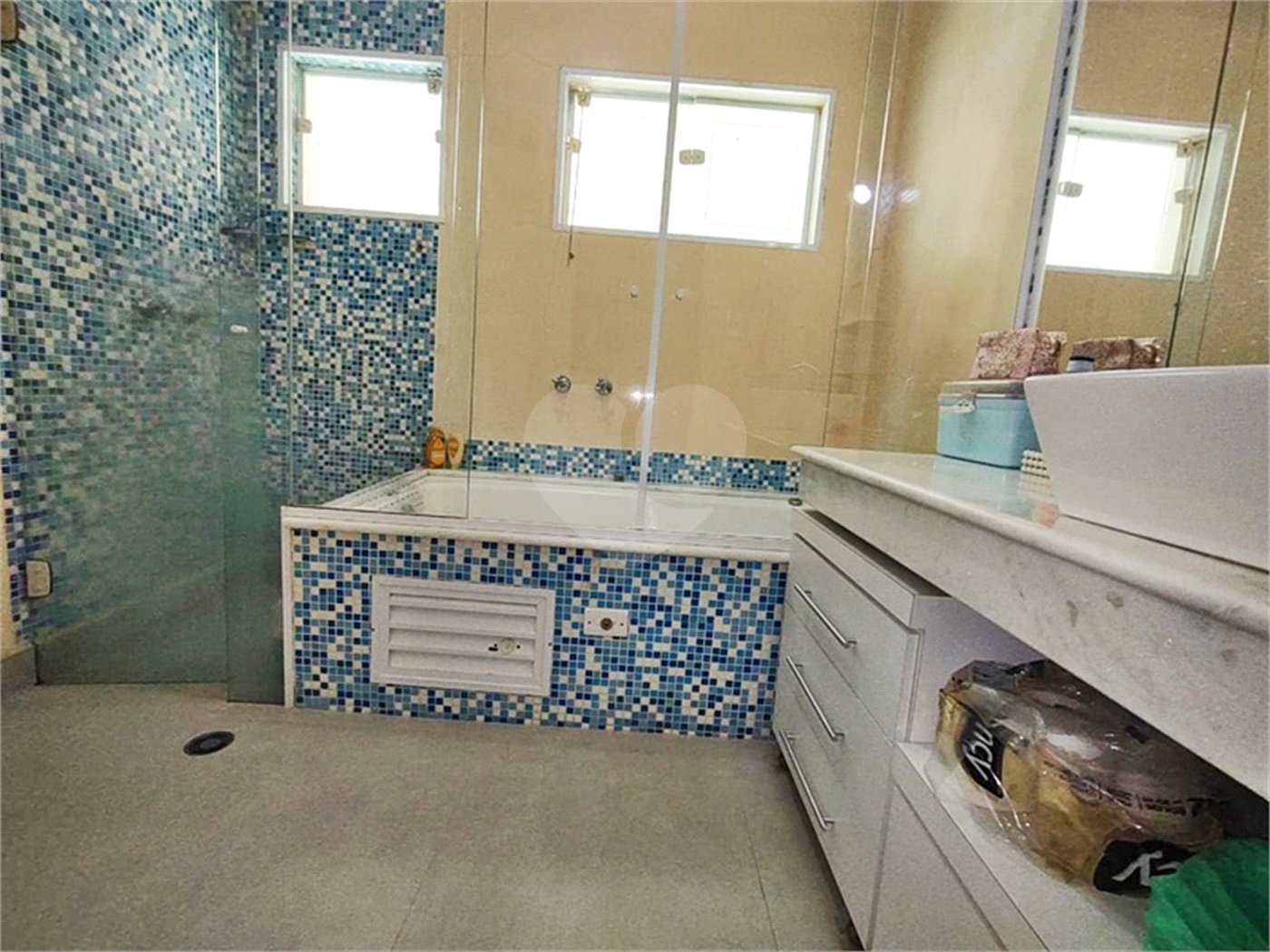 Casa à venda com 3 suítes em Parada Inglesa, São Paulo, SP