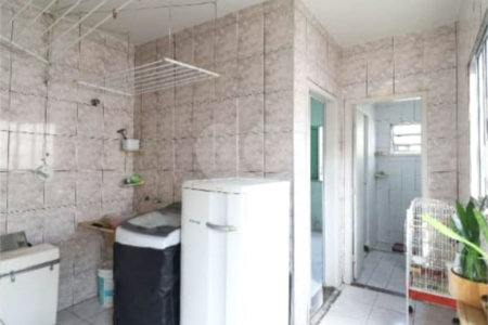 Sobrado à venda com 3 quartos, sendo 1 suíte,  em Vila Constança, São Paulo, SP