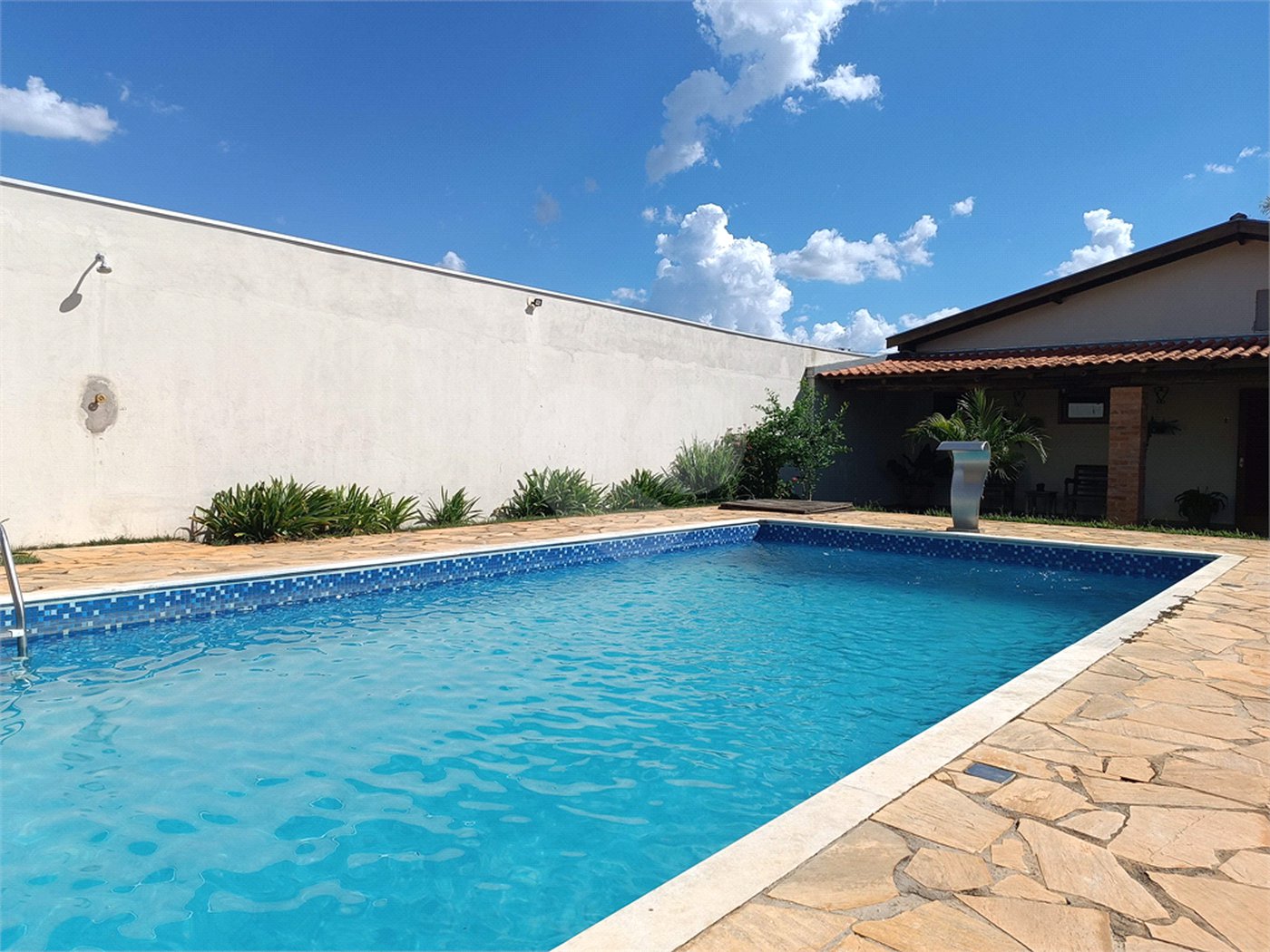 Chácara à venda com 3 quartos, sendo 1 suíte,  em Vila São Gonçalo, Itapetininga, SP