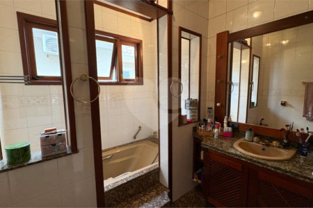 Casa à venda com 5 quartos, sendo 2 suítes,  no condomínio Village D'avignon, Sorocaba - SP