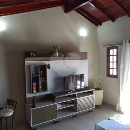 Sobrado à venda com 2 quartos em Reneville, Mairinque, SP