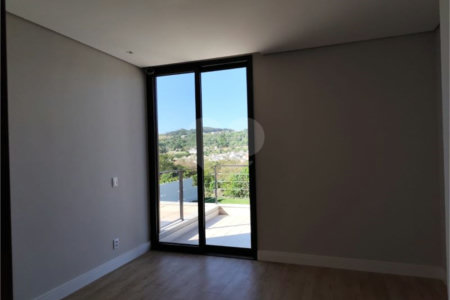 Casa à venda com 3 suítes no condomínio Recanto das Palmas, Vinhedo - SP
