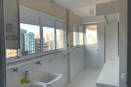 Apartamento à venda ou para alugar com 3 suítes em Santo Amaro, São Paulo, SP