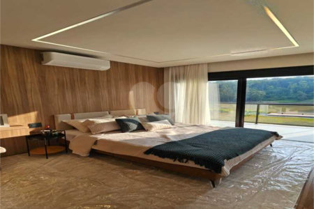 Casa à venda com 3 suítes no condomínio Lagú, São Roque - SP