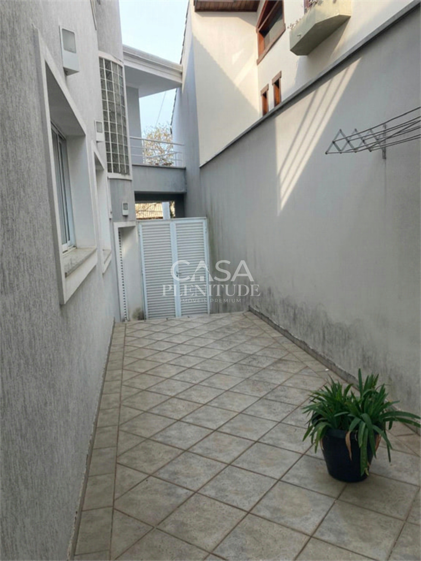 Casa em condomínio à venda com 4 quartos, sendo 3 suítes, em Aparecidinha, Sorocaba, SP