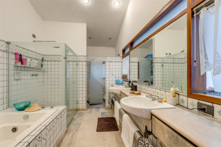 Casa à venda com 5 quartos, sendo 4 suítes, em Alto da Boa Vista, São Paulo, SP