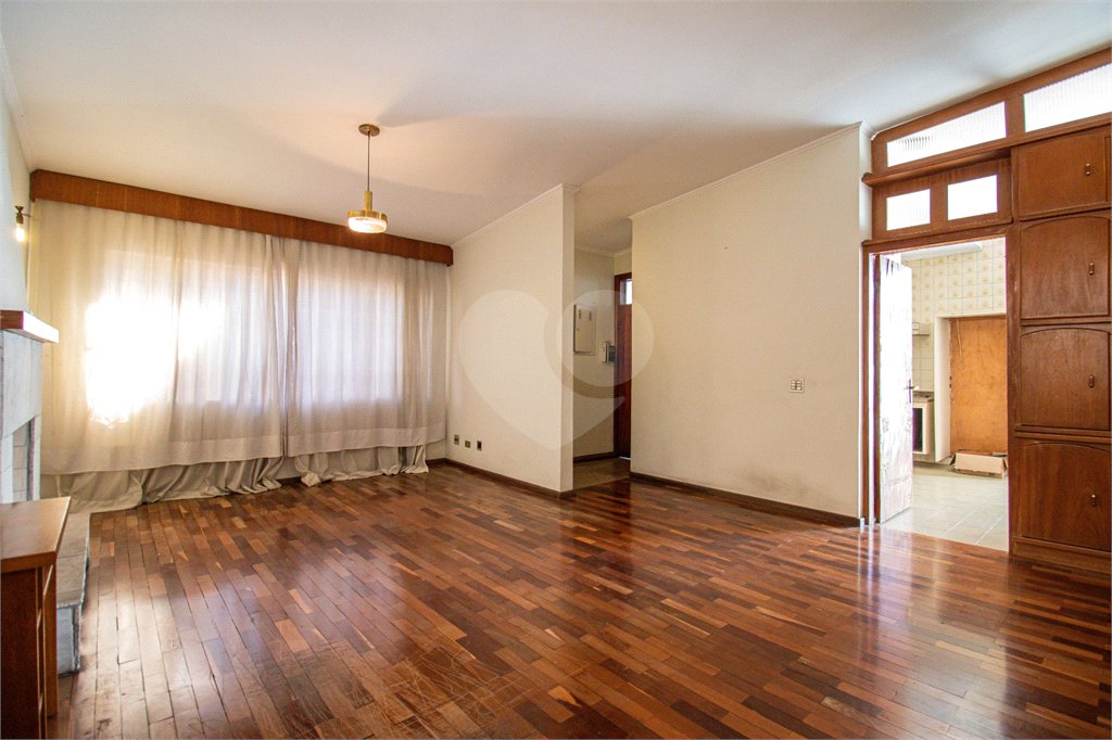 Casa à venda com 5 quartos, sendo 4 suítes, em Jardim Prudência, São Paulo, SP