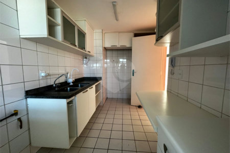Apartamento à venda com 3 quartos, sendo 1 suíte, em Vila Andrade, São Paulo, SP