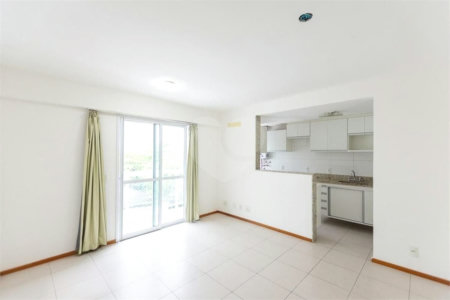 Apartamento à venda com 2 quartos, sendo 1 suíte, em Praça da Bandeira, Rio de Janeiro, RJ